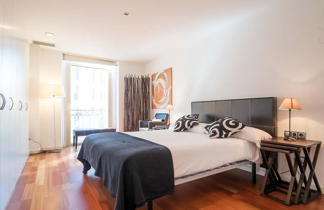 Rent Top Apartments Near Plaza De Catalunya-1
